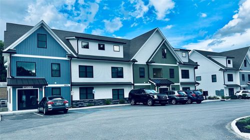 12-4 S Hills Way, Wappingers Falls, NY, 12590-1412 | Card Image