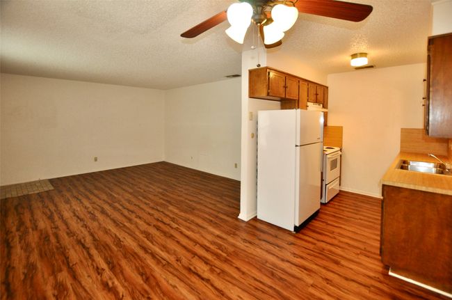 APT-8 - 511 W Oak St, Condo with 2 bedrooms, 1 bathrooms and null parking in Weatherford TX | Image 5