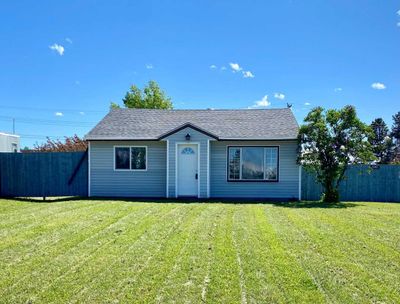 4608 50 Ave, House detached with 3 bedrooms, 2 bathrooms and 4 parking in Valleyview AB | Image 1