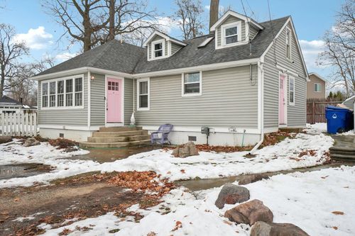 3930 Mapleleaf Rd, Waterford, MI, 48328-4057 | Card Image