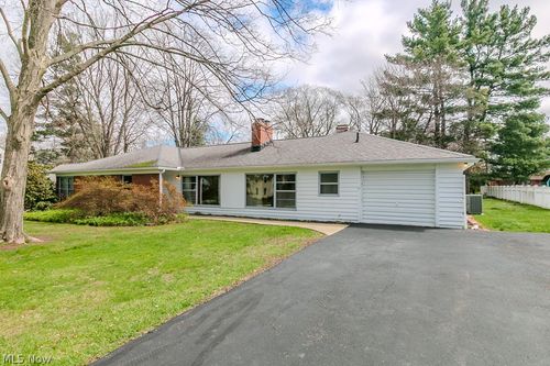 8101 Middlesex Rd, Mentor, OH, 44060-7623 | Card Image