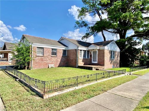 2835 Paris Ave, New Orleans, LA, 70119-1837 | Card Image