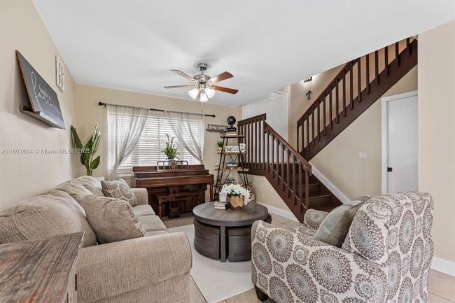 6800 Bayfront Cir, House other with 3 bedrooms, 3 bathrooms and null parking in Margate FL | Image 4
