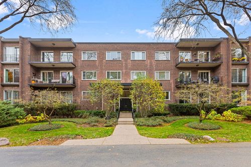 209-90 Franklin Place, Lake Forest, IL, 60045 | Card Image