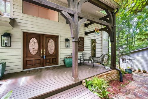 570 Idlewood Dr, Sandy Springs, GA, 30327-4726 | Card Image