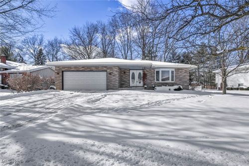 5770 N Crossview Road, Seven Hills, OH, 44131 | Card Image