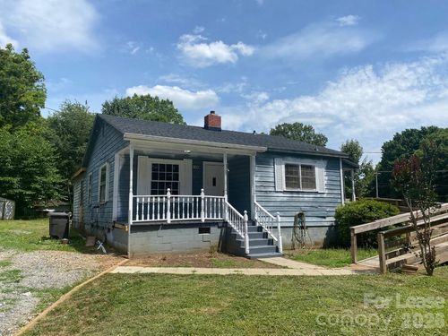 1323 7th St, Statesville, NC, 28677-7001 | Card Image