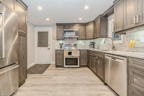 478 Pinetree Cres, Cambridge, ON, N3H4X5 | Card Image