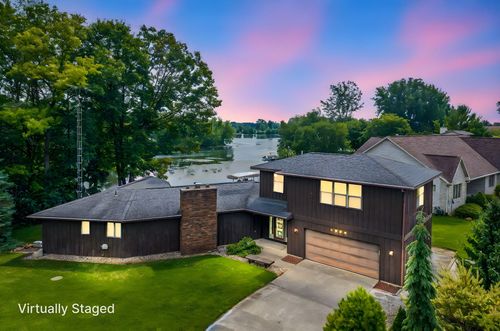 8274 Peninsula Dr, Canadian Lakes, MI, 49346-8303 | Card Image