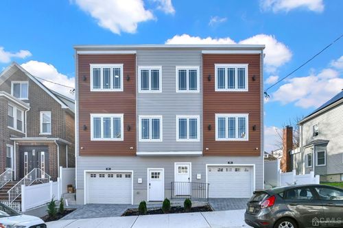 331 74th St, North Bergen, NJ, 07047-5609 | Card Image