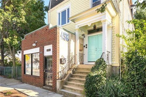 498 Washington St, Providence, RI, 02903-3576 | Card Image
