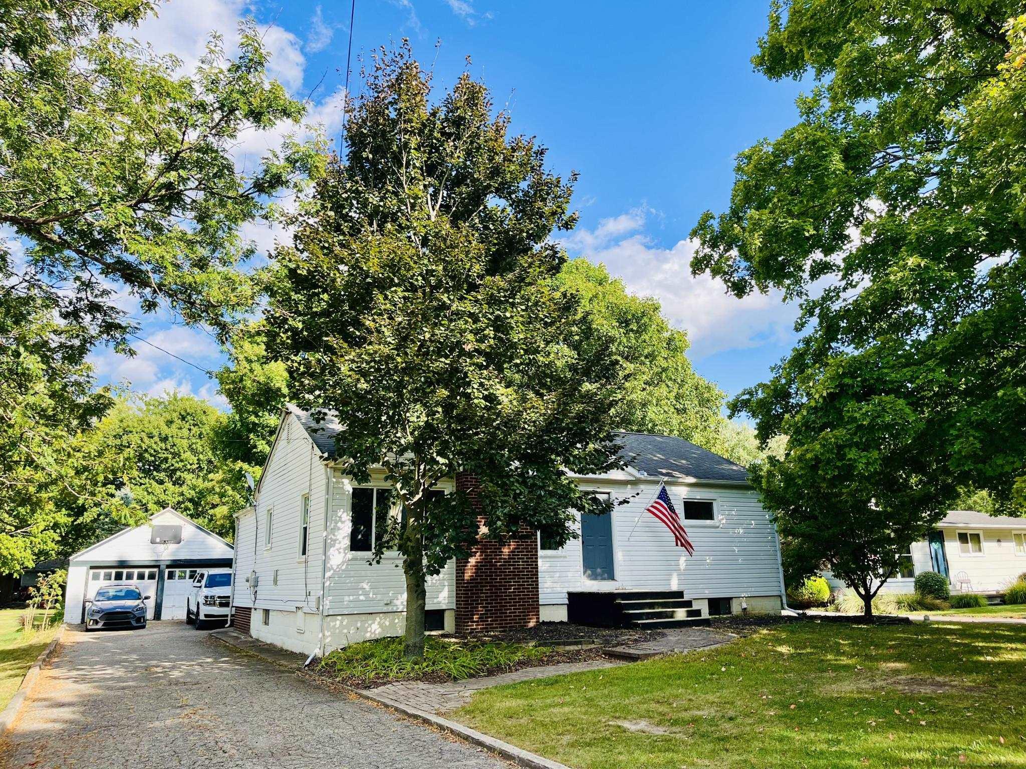 Torrey St, Manchester, MI 48158