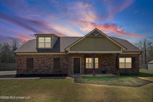 10067 Emerald Forest Dr, Hernando, MS, 38632-6405 | Card Image