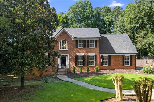 10560 Haynes Bridge Rd, Alpharetta, GA, 30022-4802 | Card Image