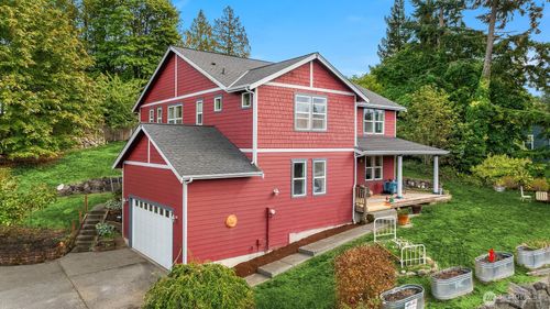 2372 Douglas Dr Ne, Bainbridge Island, WA, 98110-4814 | Card Image