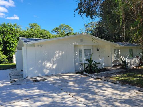 4416 Areca Palm Dr, Fort Pierce, FL, 34982-6881 | Card Image