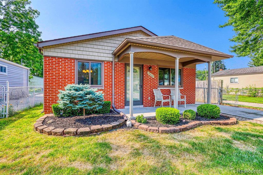Lakeworth St, Roseville, MI 48066