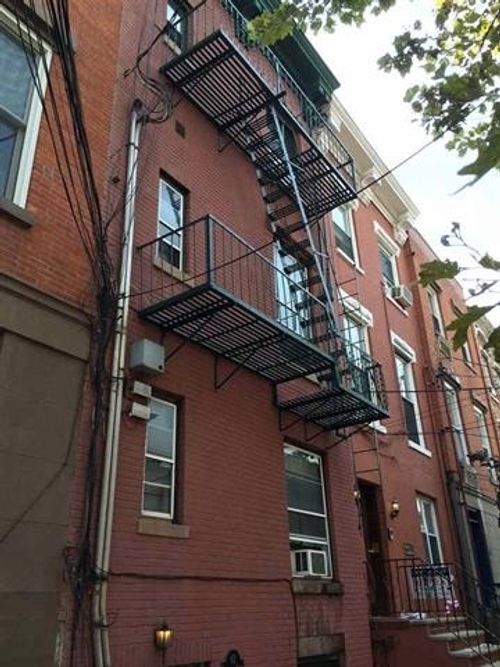 grdn-611 Bloomfield St, Hoboken, NJ, 07030-4962 | Card Image