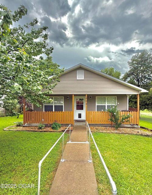602 Pool Rd, Joplin, MO, 64801-2159 | Card Image