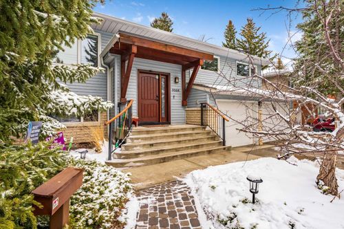 3316 24 St Nw, Calgary, AB, T2M3Z7 | Card Image