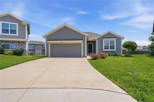 21805 Lucca Cir, Peculiar, MO, 64078-7815 | Card Image