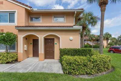 207 - 211 Sw Palm Drive, Condo with 3 bedrooms, 2 bathrooms and null parking in Port St Lucie FL | Image 3