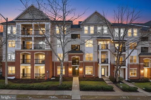 10-307-11379 Aristotle Dr, FAIRFAX, VA, 22030-0948 | Card Image