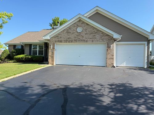 12323 Meadow Dr, WINNEBAGO, IL, 61088-8602 | Card Image