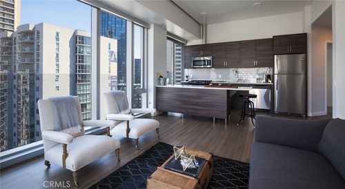 1810-100 Van Ness Avenue, San Francisco, CA, 94102 | Card Image