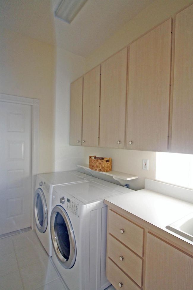 8048 Se Double Tree Dr, House other with 3 bedrooms, 2 bathrooms and null parking in Hobe Sound FL | Image 19
