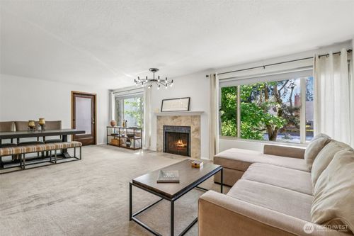 unit-202-132 N 132nd St, Seattle, WA, 98133-7321 | Card Image