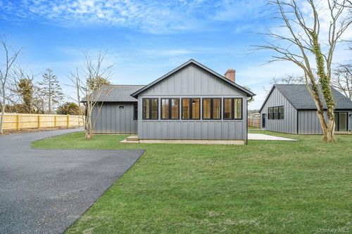 23 Roosevelt Blvd, East Patchogue, NY, 11772-5934 | Card Image