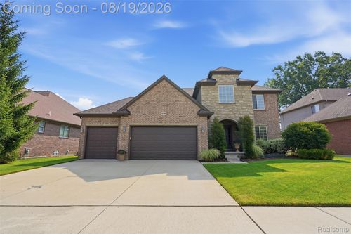 55362 Estates Ln, Macomb, MI, 48042-1864 | Card Image