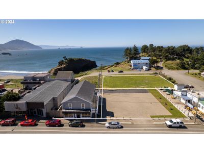 267 6 Th St, House other with 4 bedrooms, 3 bathrooms and 22 parking in PortOrford OR | Image 3