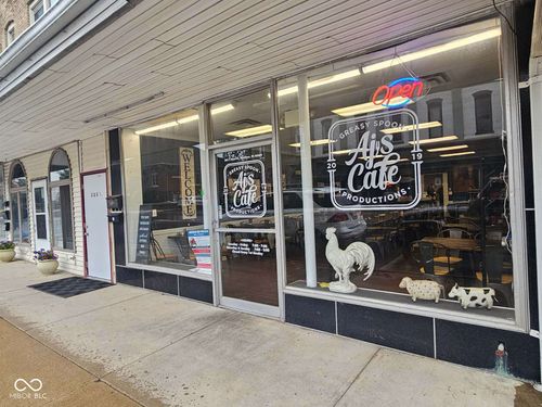 305 S Main St, Sheridan, IN, 46069-1112 | Card Image