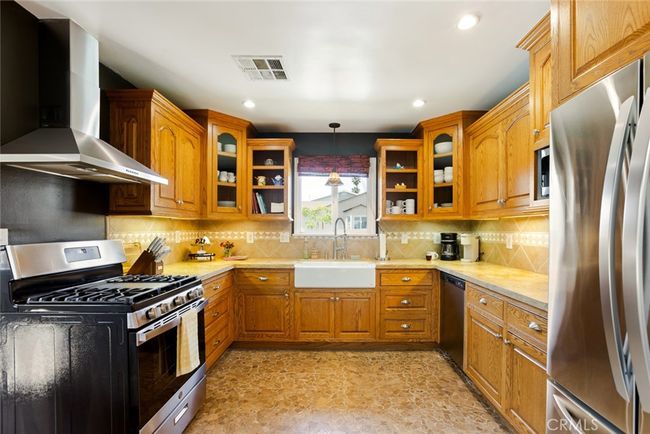 544 N California St, House other with 3 bedrooms, 2 bathrooms and 2 parking in Burbank CA | Image 8