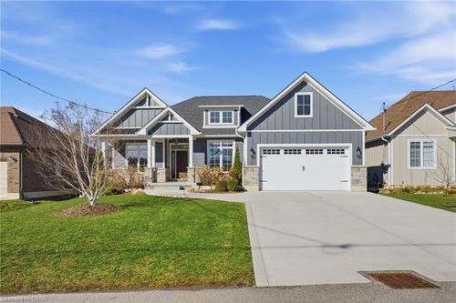 9 East Street N, Port Dover, ON, N0A1N5 | Card Image