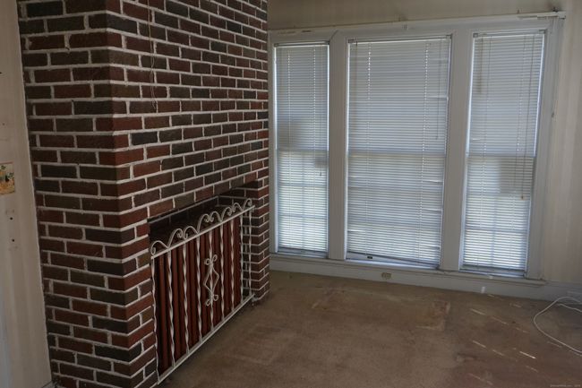 1057 Briarwood Ave, House other with 4 bedrooms, 1 bathrooms and 4 parking in Bridgeport CT | Image 16