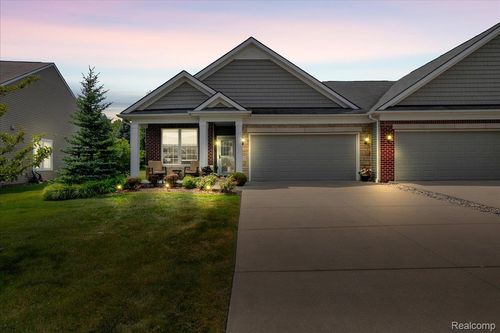 6394 Prairie Dunes Dr, Grand Blanc, MI, 48439-2652 | Card Image