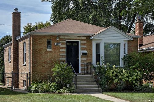 2140 Dobson St, Evanston, IL, 60202-3620 | Card Image