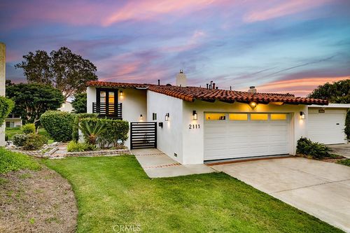 2111 Vista Entrada, Newport Beach, CA, 92660-3935 | Card Image