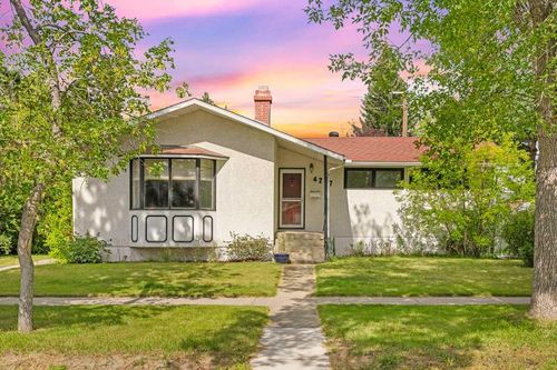 {{alt}} | Card Image