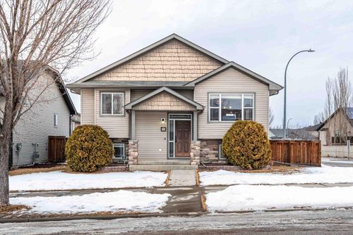 95 Inglewood Drive, Red Deer, AB, T4R0B2 | Card Image