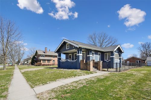 340 Ne Cherry Ave, Earlham, IA, 50072-1031 | Card Image