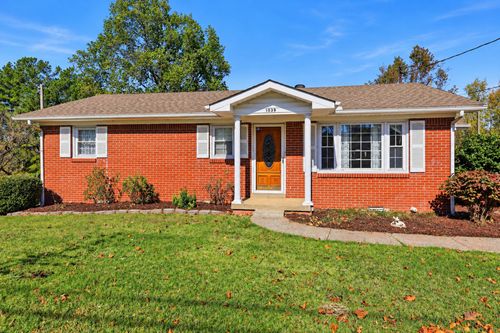 1039 N 1st St, Westmoreland, TN, 37186-2025 | Card Image