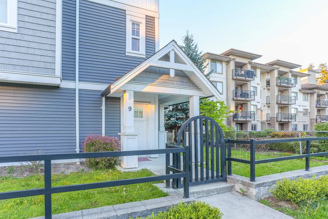 9 - 32049 Mt Waddington Avenue, Townhouse with 2 bedrooms, 2 bathrooms and 2 parking in Abbotsford BC | Image 1