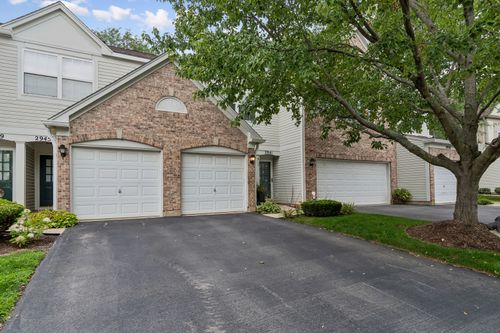 2943-2943 Stonewater Dr, Naperville, IL, 60564-4672 | Card Image