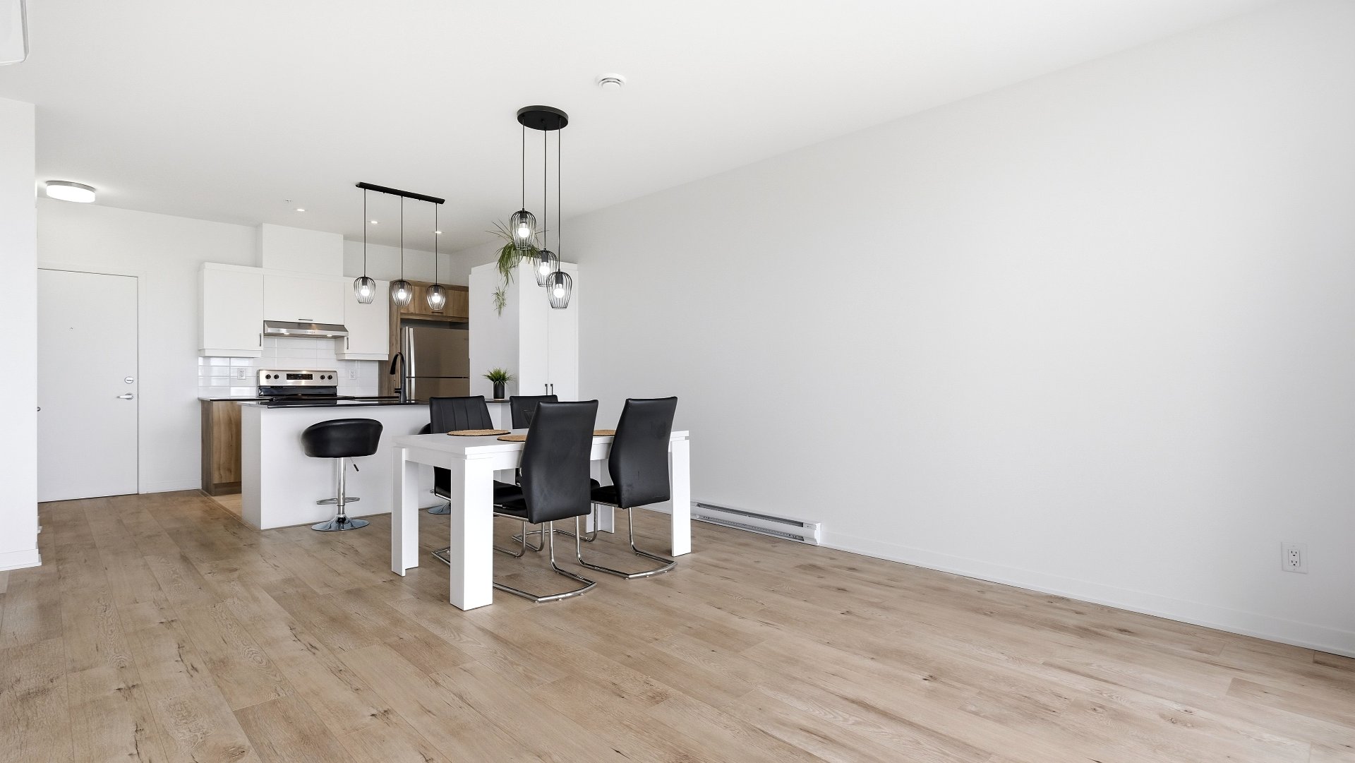 Residential in Longueuil (Le Vieux-Longueuil) 5