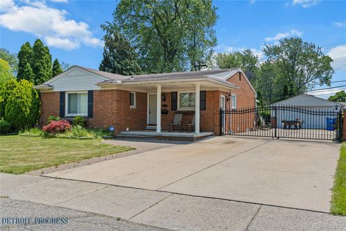 26411 W Warren St, Dearborn Heights, MI, 48127-1921 | Card Image
