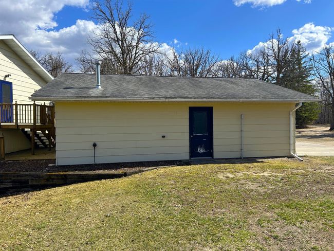 Detached 2-car garage | Image 46